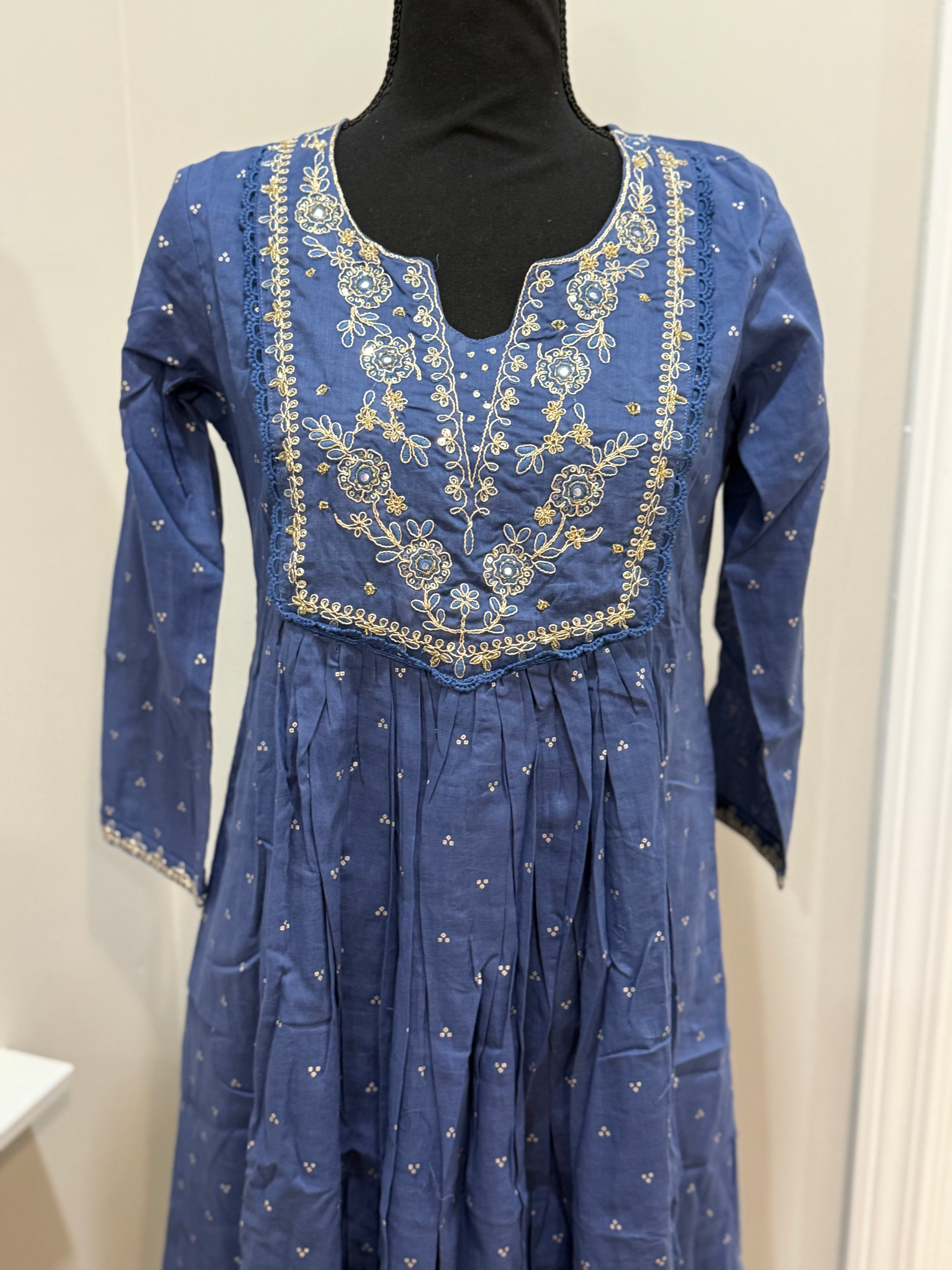 Blue mul cotton kurti set with handwork on yoke