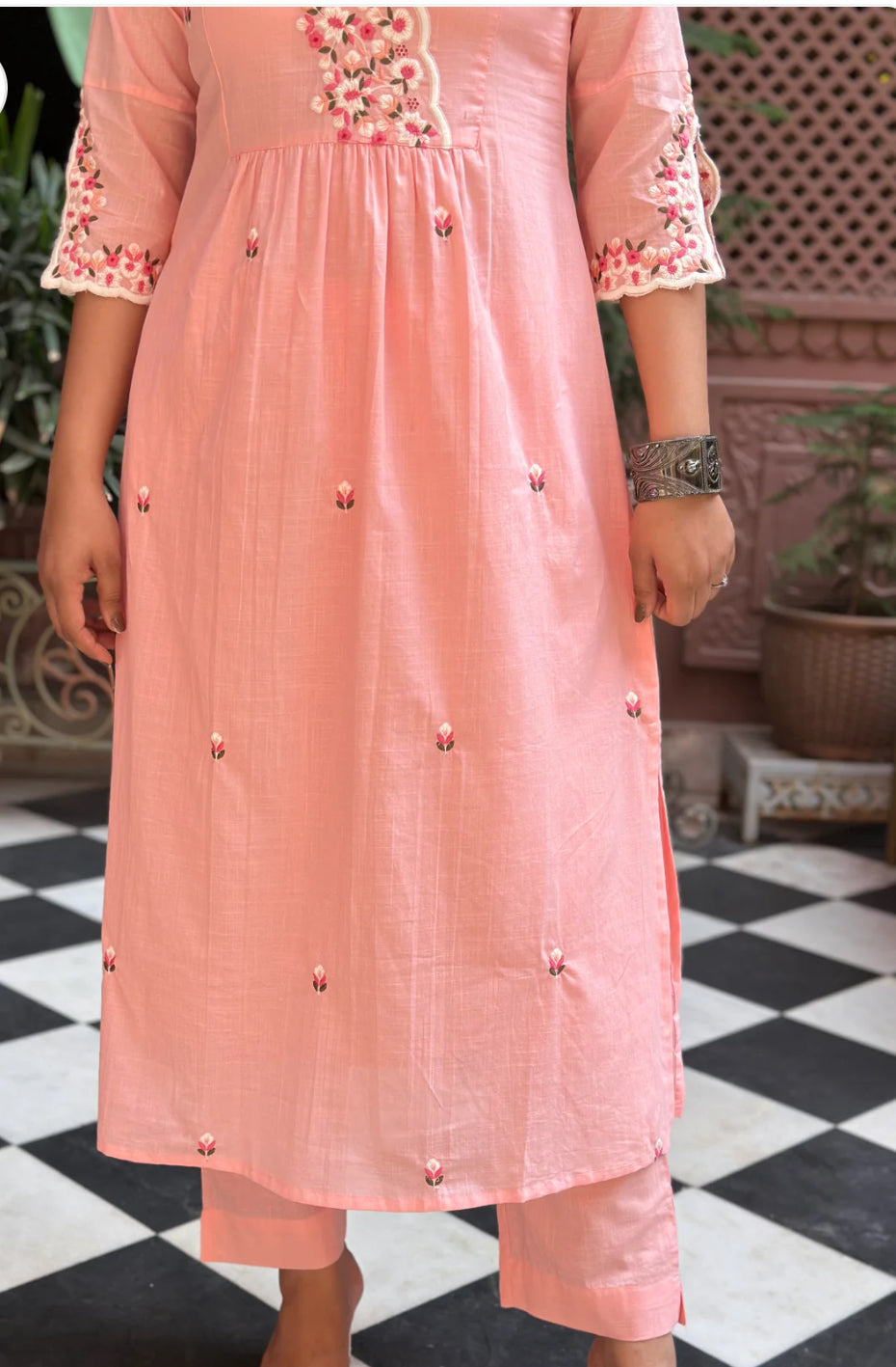 Baby pink Floral thread work co ord set with V neck